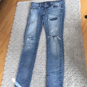 American eagle distressed jeans. 🇺🇸🦅👖